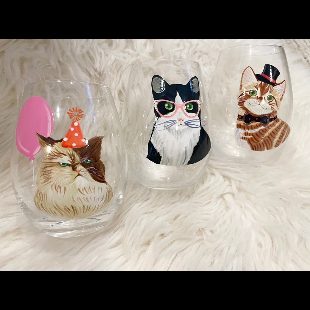 ❌ SOLD Pier 1 Party Cat wine glasses